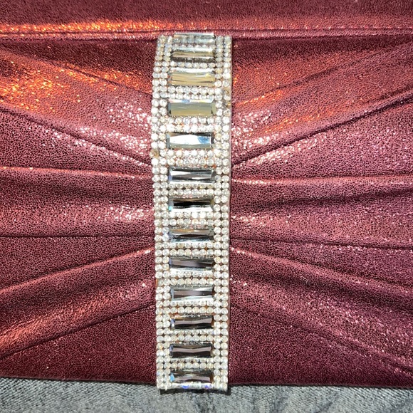 Jessica McClintock Clutch With Shoulder Strap - Picture 2 of 7